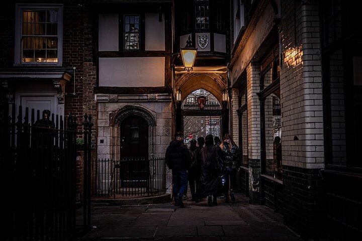 London Ghost Walking Tour: Dark History & Legends