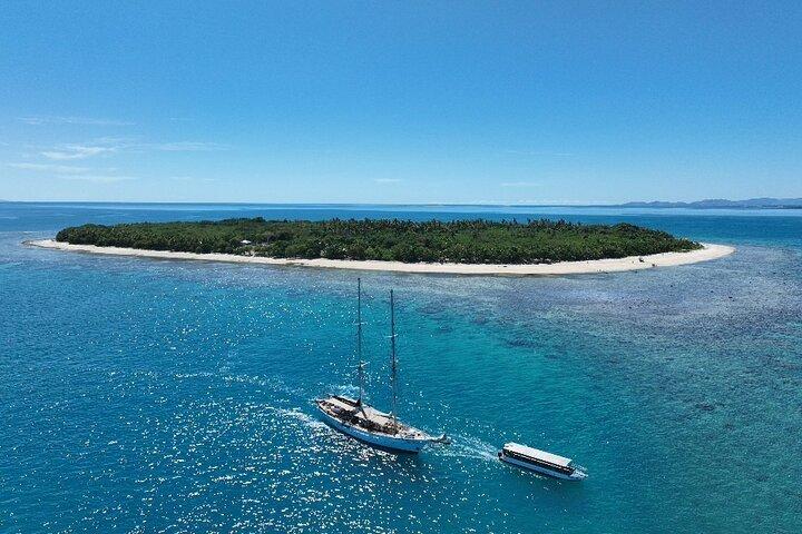 Capt Cook Cruises Super Saver Combo: Day Sail + Dinner Cruise