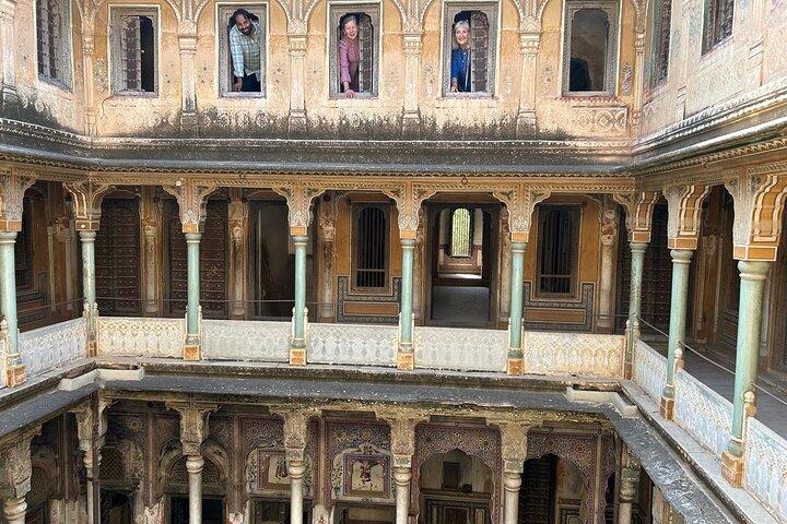 2-Day Jaipur to Mandawa Nawalgarh and Mukundgarh Havelis Tour
