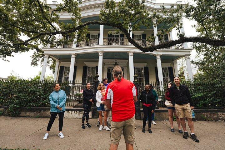 New Orleans Hop-On Hop-Off and Garden District Walking Tour