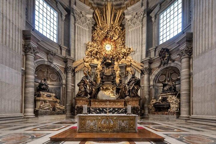 Vatican : St Peter's Basilica With Assitance-Skip the Line