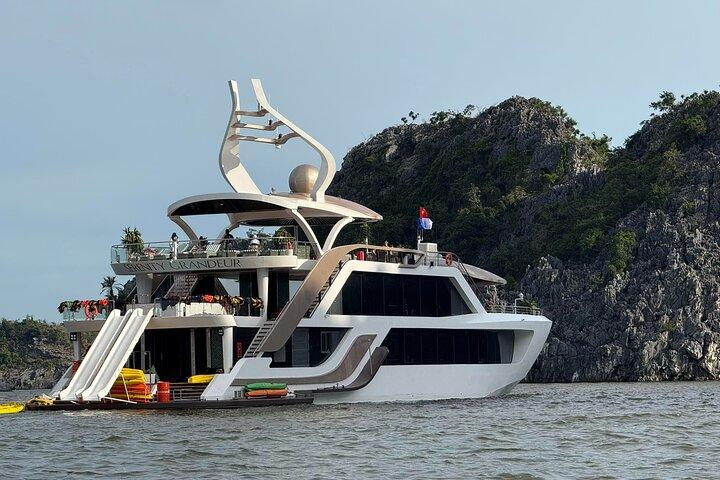 Serenity Grandeur Cruise Day Tour in Lan Ha Bay from Hanoi