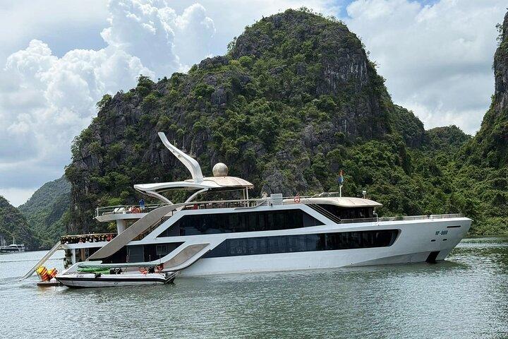 Serenity Grandeur Cruise Day Tour in Lan Ha Bay from Hanoi