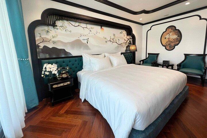 6 Star Ha Long Bay 2 Day 1 Night Cruise with Catherine Cruises