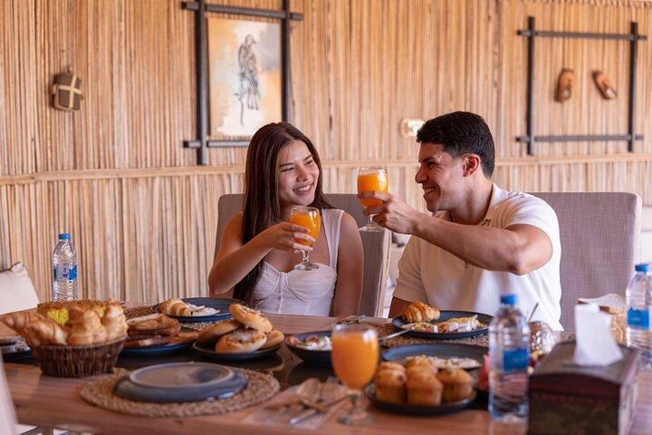 Luxury Sunrise Balloon Flight with Desert Breakfast and Falconry
