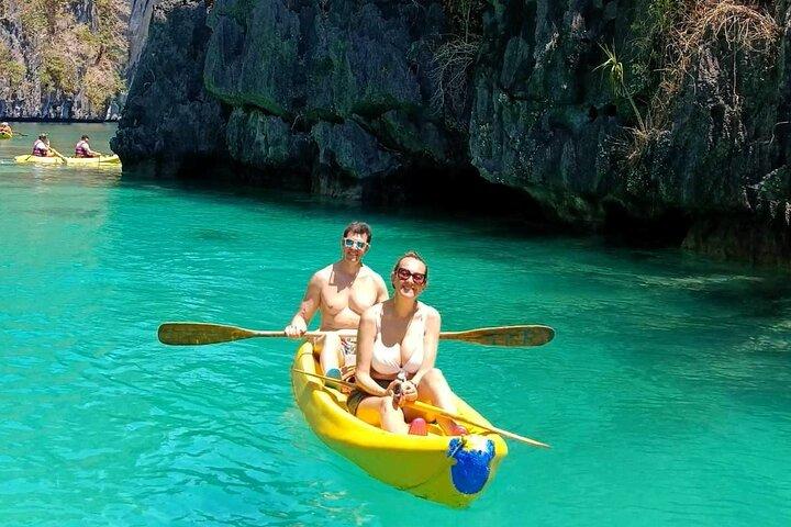 El Nido Private Speedboat Adventure Tour with Island Lunch