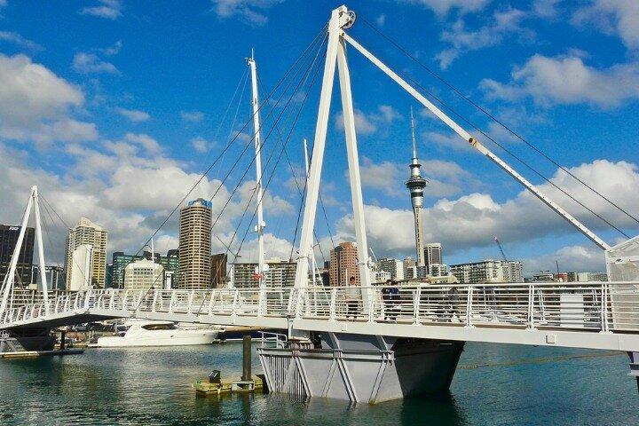 Auckland City Self Guided Walking Tour with an APP