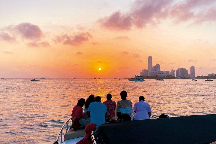 Golden Hours Cartagena: Sunset Boat Ride, Open Bar & Island Party
