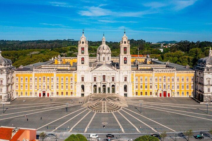 Private Ericeira, Azenhas do Mar & Mafra Palace Tour from Lisbon