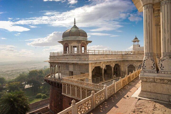 Agra: Agra Fort and Mehtab Bagh Sunset Viewpoint Guided Tour
