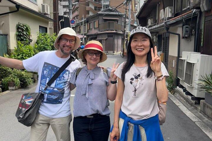 Osaka Hidden Gems Walking Tour – Local Japanese Experinced Guide