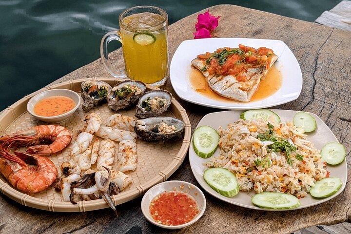 Starfish Beach and Floating Village Combo Boat Trip Seafood Lunch