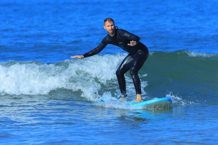 Surfing lessons with local instructors, Catch your fisrt wave