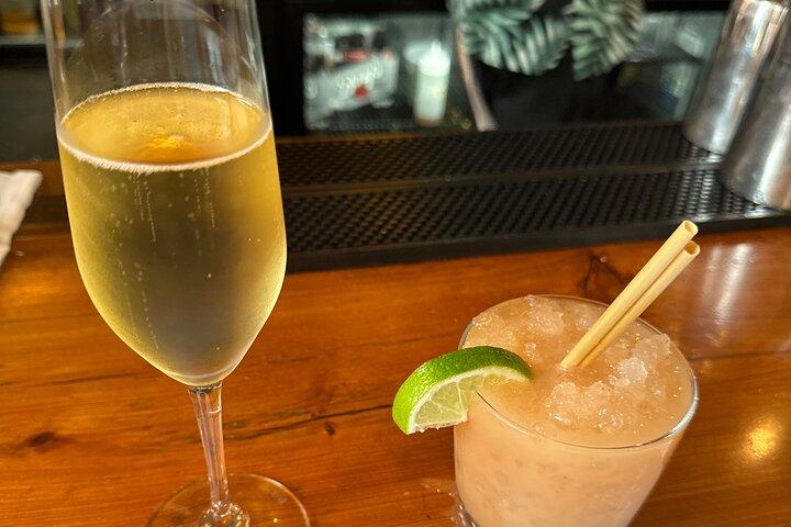 New Orleans Arts District Gallery Tour with Champagne