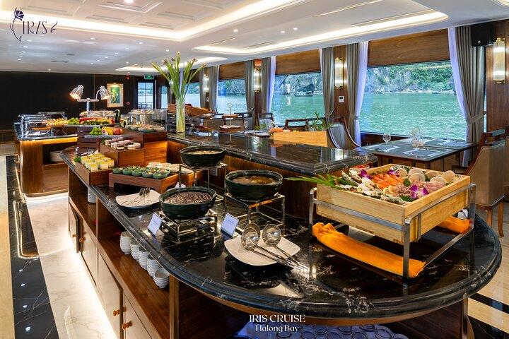 Iris Cruise Halong Bay with Live Music, Jacuzzi and Premium Lunch