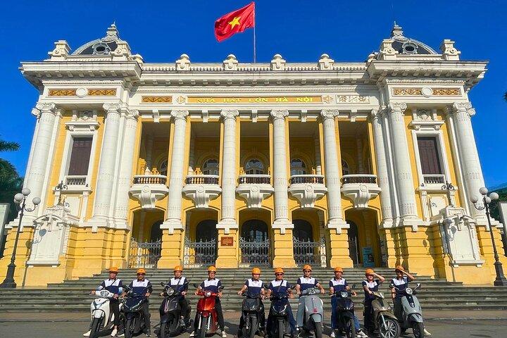 Hanoi Sightseeing & Food Tour by Scooter with Train Street