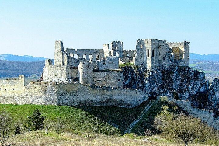 Cultural Guided Tour of Slovak Castles and Bratislava