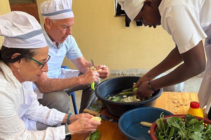 Arusha: Traditional Tanzania Cooking Class & Food Market Tour