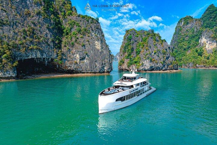 From Hanoi: Explore Halong Bay on Luxury Symphony 5-Star Cruise