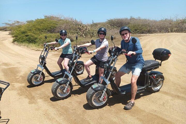 Guided 3-Hour E-Scooter Island Tour in Aruba (1 or 2-seater)