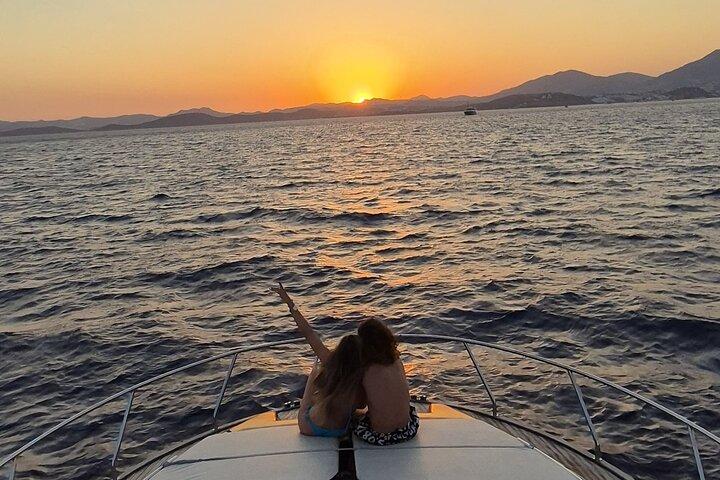 Bodrum Private Motor-Yacht Sunset Tour With Dinner For 3 Hour