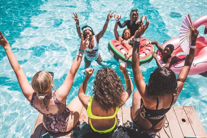 VIP Vegas Pool Crawl: Drinks, Entry & Party Bus