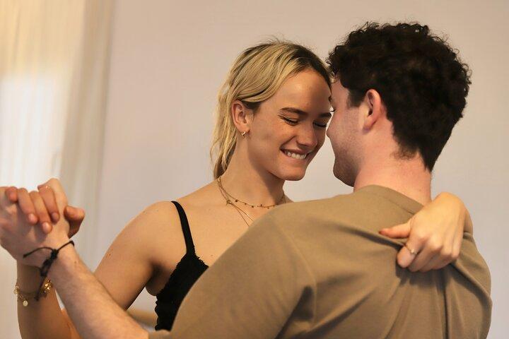 Barcelona Tango lesson with Pros with drinks in hidden gems
