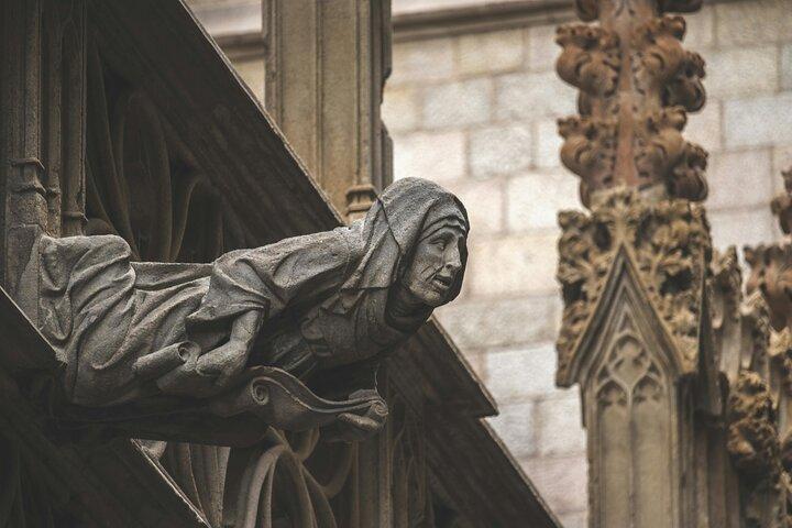 Barcelona: Gothic Legends, Drinks & candy Tasting