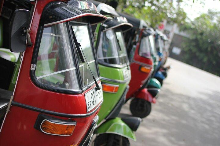 Colombo Tuk Tuk City and Street Food Tour
