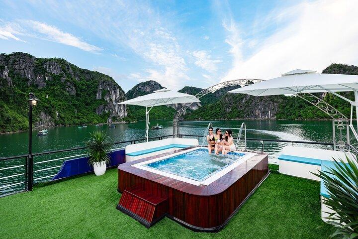 Halong Bay 5 Star Day Trip: Transfer, Buffet, Kayak and Jacuzzi