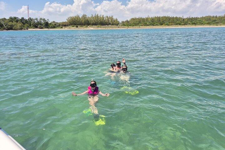 3-Hour Snorkeling Experience on SeaRay Sundeck 26' up to 8 guests
