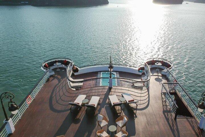 Luxury Cruise 2-day Explore Halong Bay from Hanoi