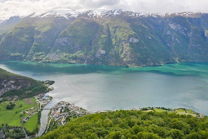 Flåm: Small Group drive with Waterfall Walk, Stegastein Viewpoint