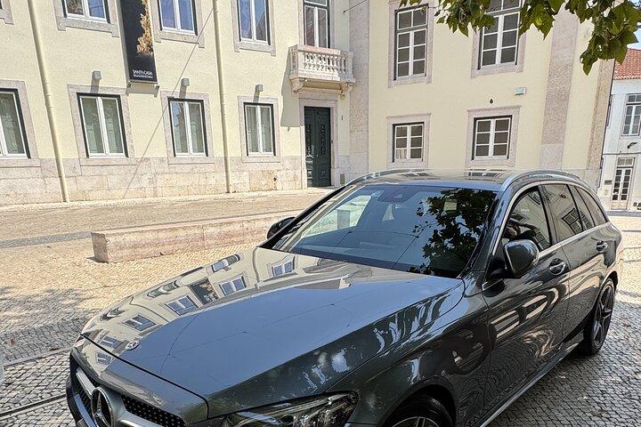 Private Transfer DE Lisbon to Porto with 3 Parages