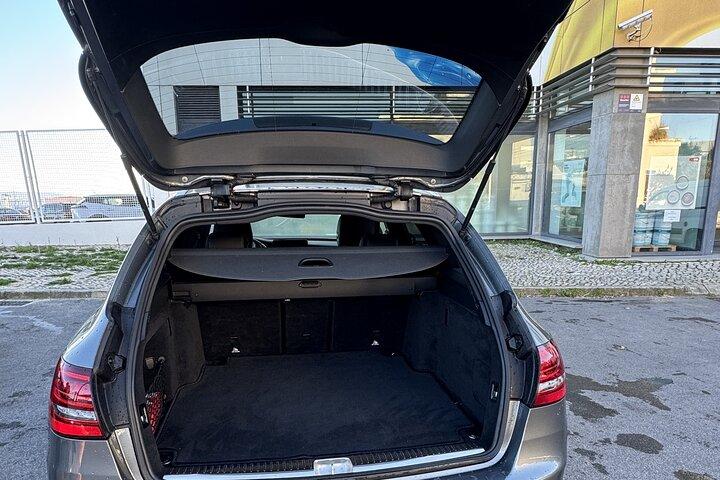 Private Transfer DE Lisbon to Porto with 3 Parages