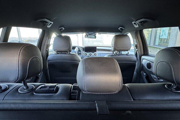 Private Transfer DE Lisbon to Porto with 3 Parages