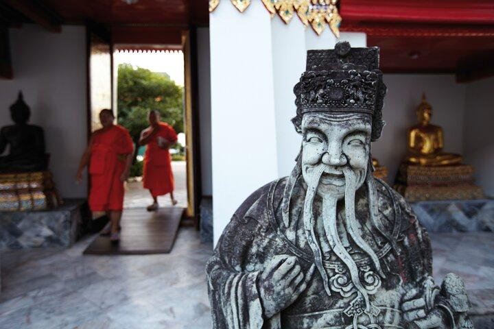Grand Palace Glory and Emerald Buddha : Half-Day Tour in Bangkok