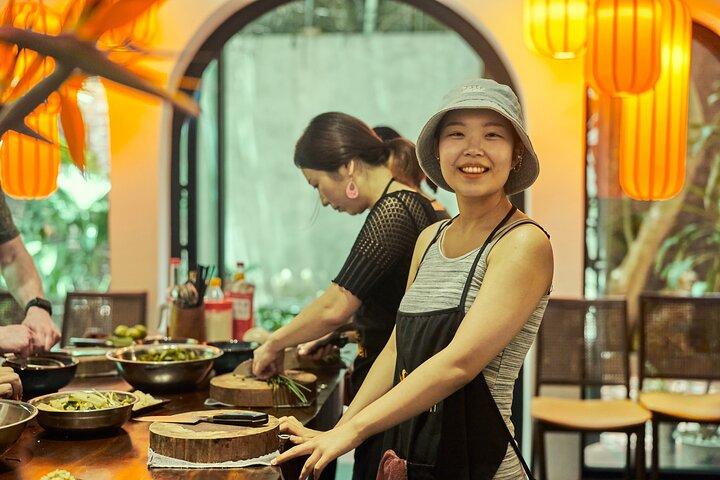 Rose Kitchen Hanoi: Market, Cooking & Culture Tour + Free PickUp