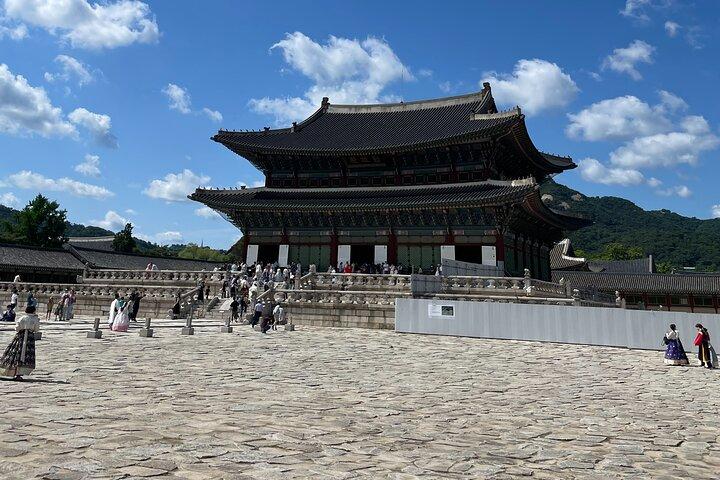 Private Vehicle and Tour Guide in Seoul
