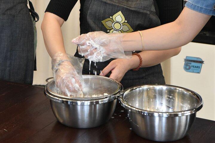 Thai Cooking Class with Market Tour in Sathon Bangkok