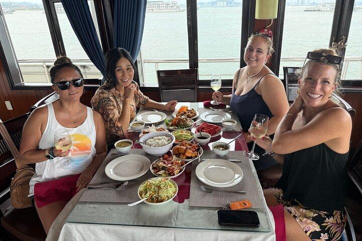 Classic 2D1N Halong Bay Cruise from Hanoi with Bus Transfer