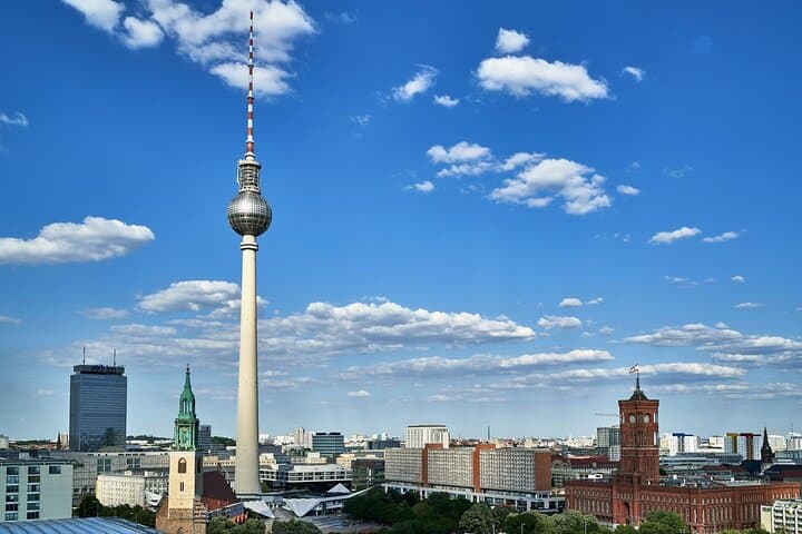 Berlin's DeJa Vu Museum Ticket and Digital City Tour
