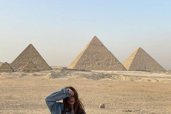 Private Giza Pyramids Tour with Photographer and 9Pyramids Lounge