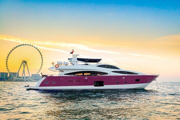 Dubai: Sunset Yacht Tour With Live DJ, BBQ and Unlimited Drinks