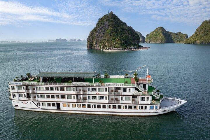 Hanoi: 2-Day 1-Night Halong Bay 4-Star Cruise with Seaview Cabin