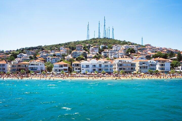 Princes Islands Tour Kınalıada and Buyukada with Lunch