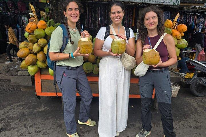 Explore Colombo Heritage and Cultural Temples Tour by Tuk Tuk
