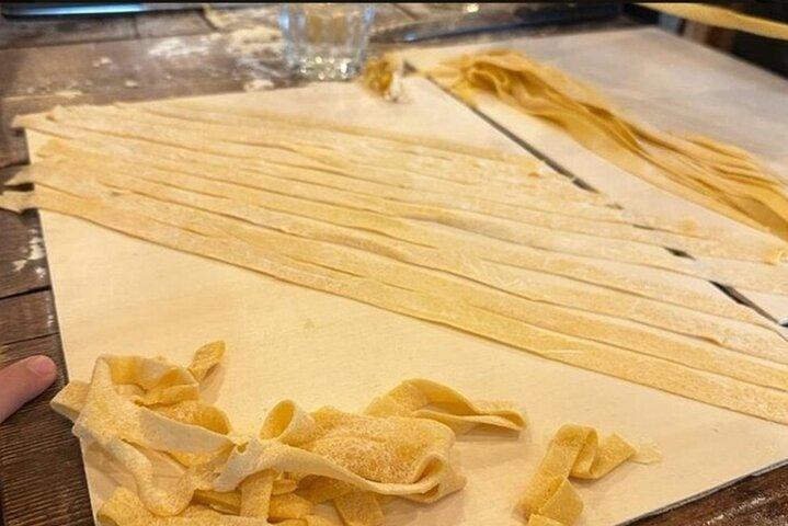 Authentic Pasta and Tiramisù cooking class at spanish steps