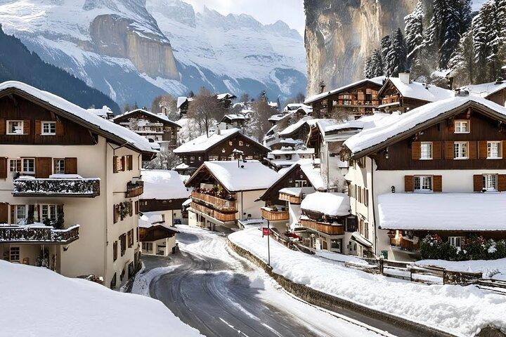 From Zurich: Beatus Caves, Grindelwald, Lauterbrunnen Small Group