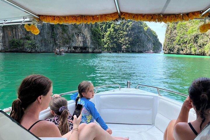Private Tour to Phi Phi Sunrise Premium Boat